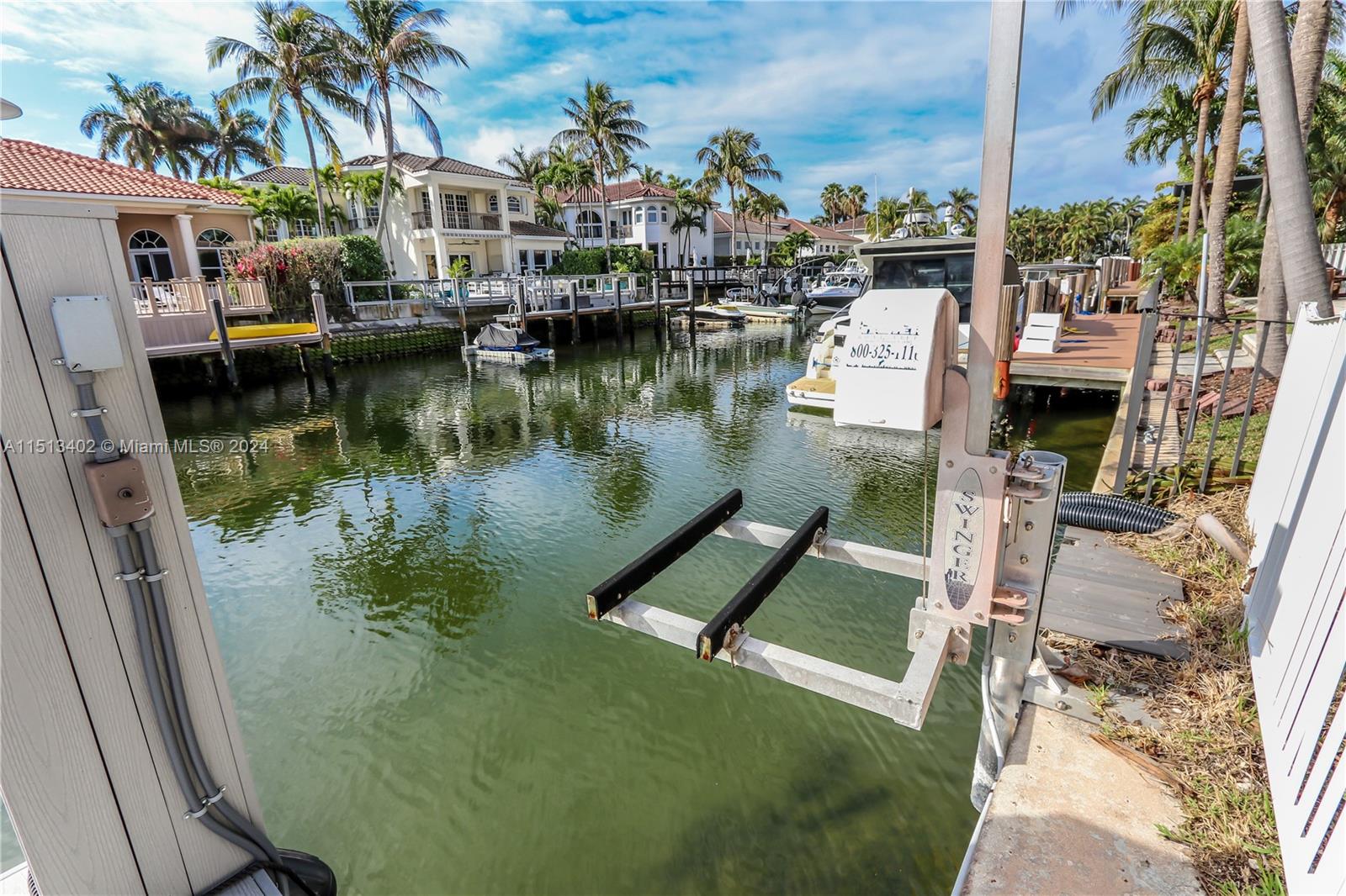 922 Washington St, Hollywood, FL, 33019 United States, 5 Bedrooms Bedrooms, ,4 BathroomsBathrooms,Residential,For Sale,Washington St,A11513402