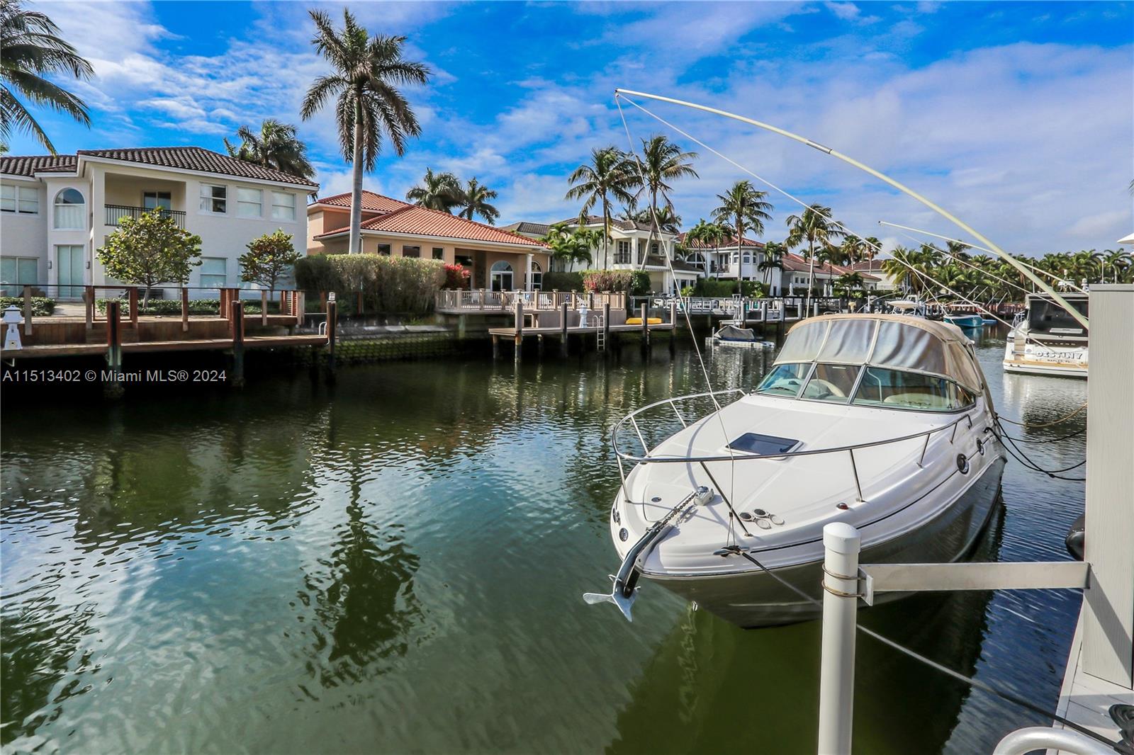 922 Washington St, Hollywood, FL, 33019 United States, 5 Bedrooms Bedrooms, ,4 BathroomsBathrooms,Residential,For Sale,Washington St,A11513402