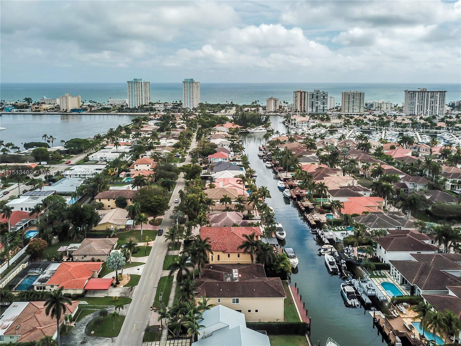 922 Washington St, Hollywood, FL, 33019 United States, 5 Bedrooms Bedrooms, ,4 BathroomsBathrooms,Residential,For Sale,Washington St,A11513402