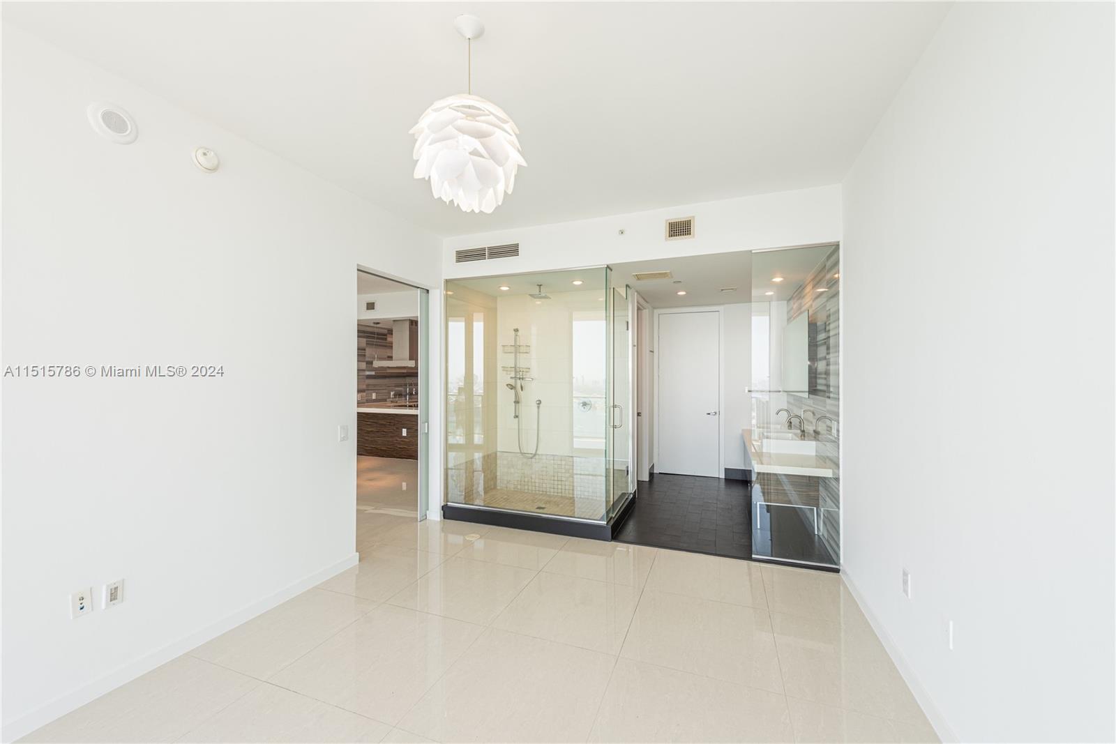 1100 Biscayne Blvd 3604, Miami, Florida 33132, 2 Bedrooms Bedrooms, ,2 BathroomsBathrooms,Residentiallease,For Rent,1100 Biscayne Blvd 3604,A11515786