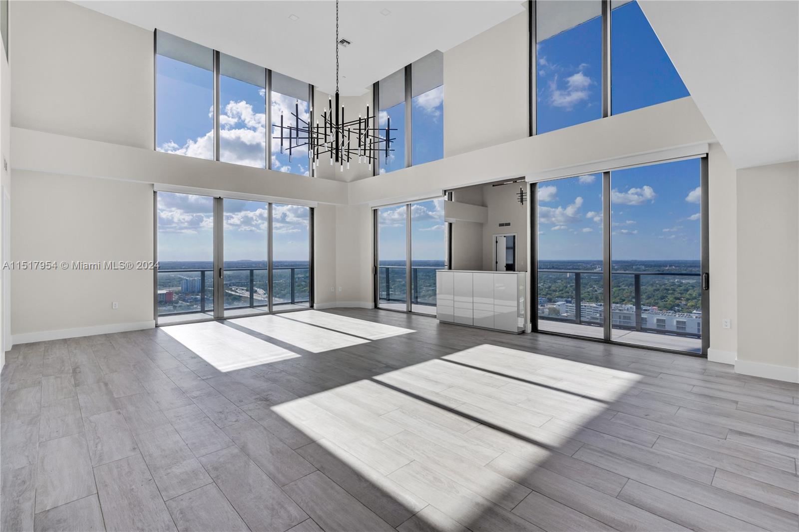 121 NE 34th St PH3217, Miami, Florida 33137, 4 Bedrooms Bedrooms, ,4 BathroomsBathrooms,Residentiallease,For Rent,121 NE 34th St PH3217,A11517954