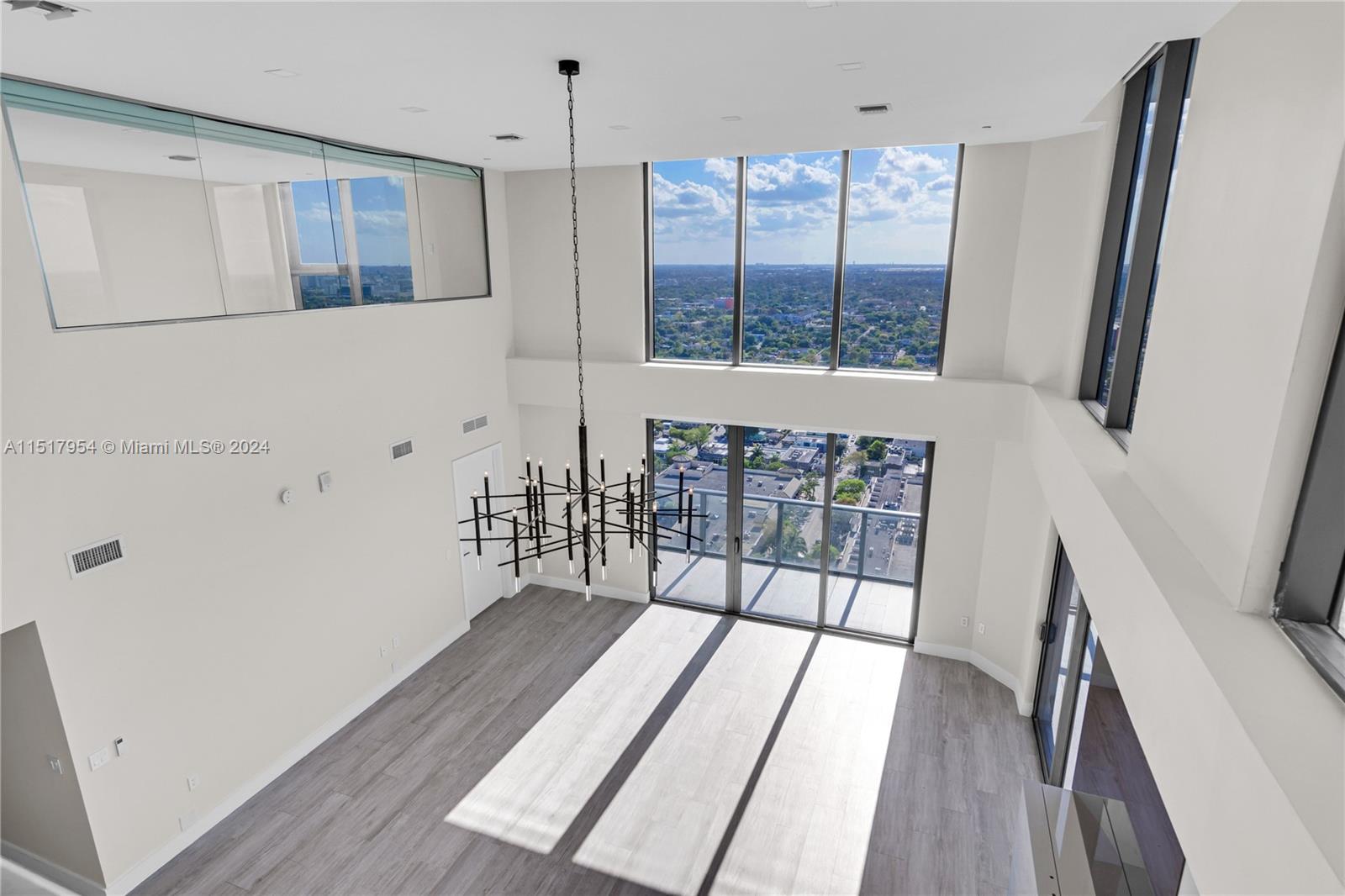 121 NE 34th St PH3217, Miami, Florida 33137, 4 Bedrooms Bedrooms, ,4 BathroomsBathrooms,Residentiallease,For Rent,121 NE 34th St PH3217,A11517954