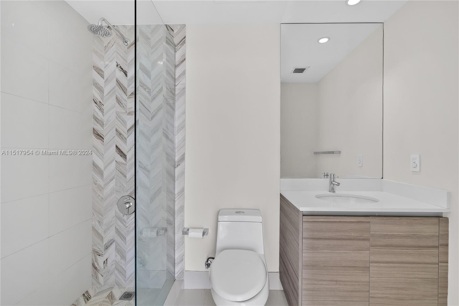 121 NE 34th St PH3217, Miami, Florida 33137, 4 Bedrooms Bedrooms, ,4 BathroomsBathrooms,Residentiallease,For Rent,121 NE 34th St PH3217,A11517954