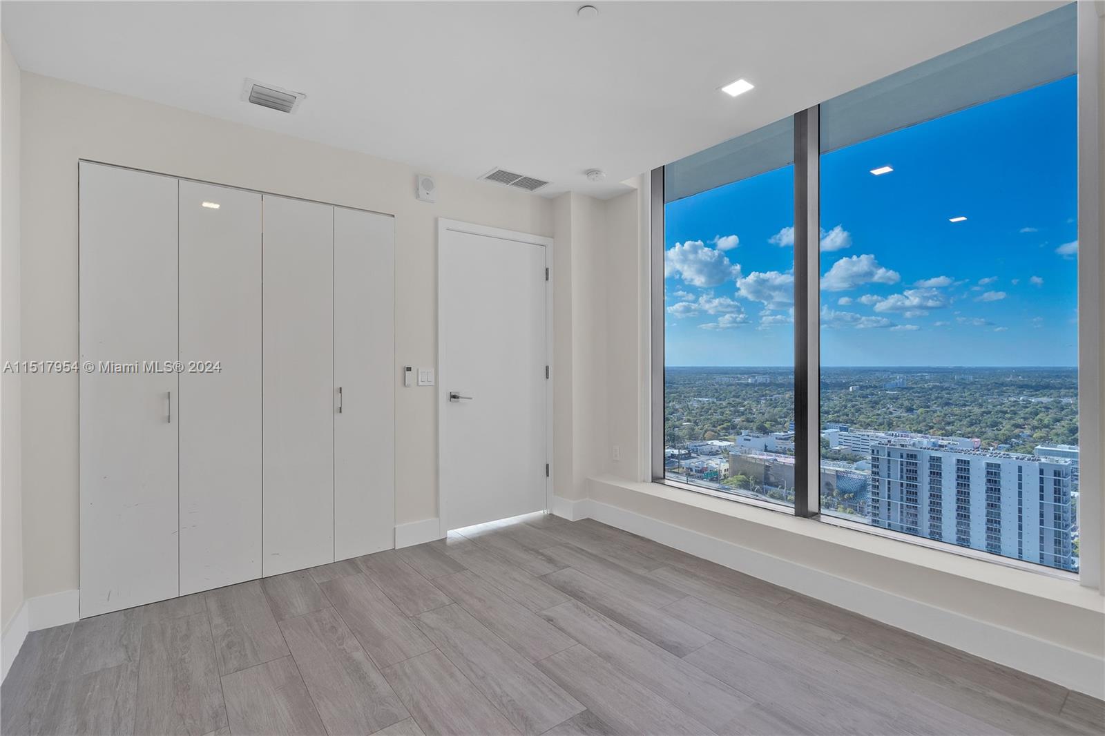 121 NE 34th St PH3217, Miami, Florida 33137, 4 Bedrooms Bedrooms, ,4 BathroomsBathrooms,Residentiallease,For Rent,121 NE 34th St PH3217,A11517954