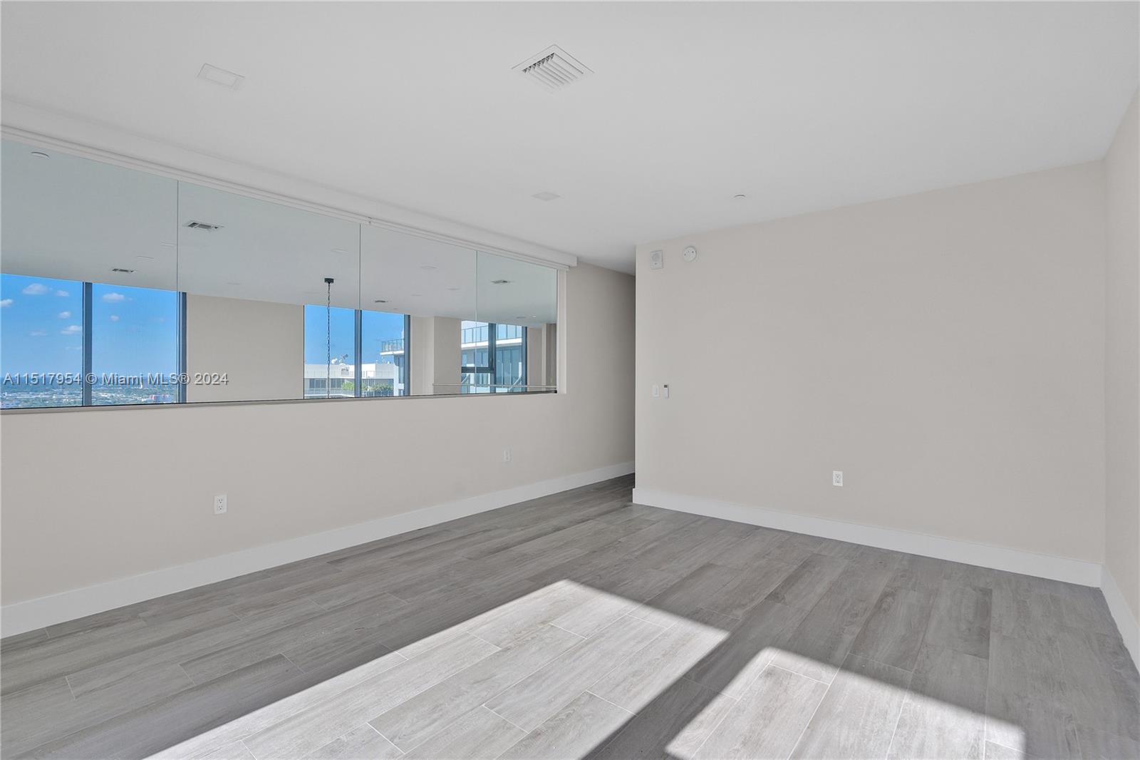 121 NE 34th St PH3217, Miami, Florida 33137, 4 Bedrooms Bedrooms, ,4 BathroomsBathrooms,Residentiallease,For Rent,121 NE 34th St PH3217,A11517954