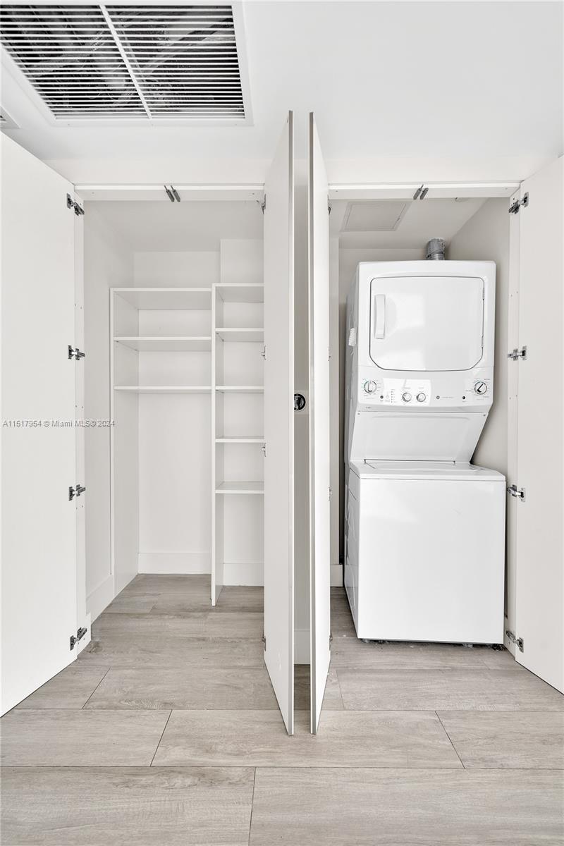 121 NE 34th St PH3217, Miami, Florida 33137, 4 Bedrooms Bedrooms, ,4 BathroomsBathrooms,Residentiallease,For Rent,121 NE 34th St PH3217,A11517954