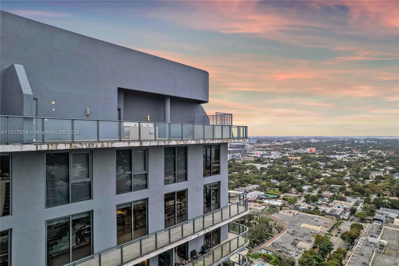 121 NE 34th St PH3217, Miami, Florida 33137, 4 Bedrooms Bedrooms, ,4 BathroomsBathrooms,Residentiallease,For Rent,121 NE 34th St PH3217,A11517954