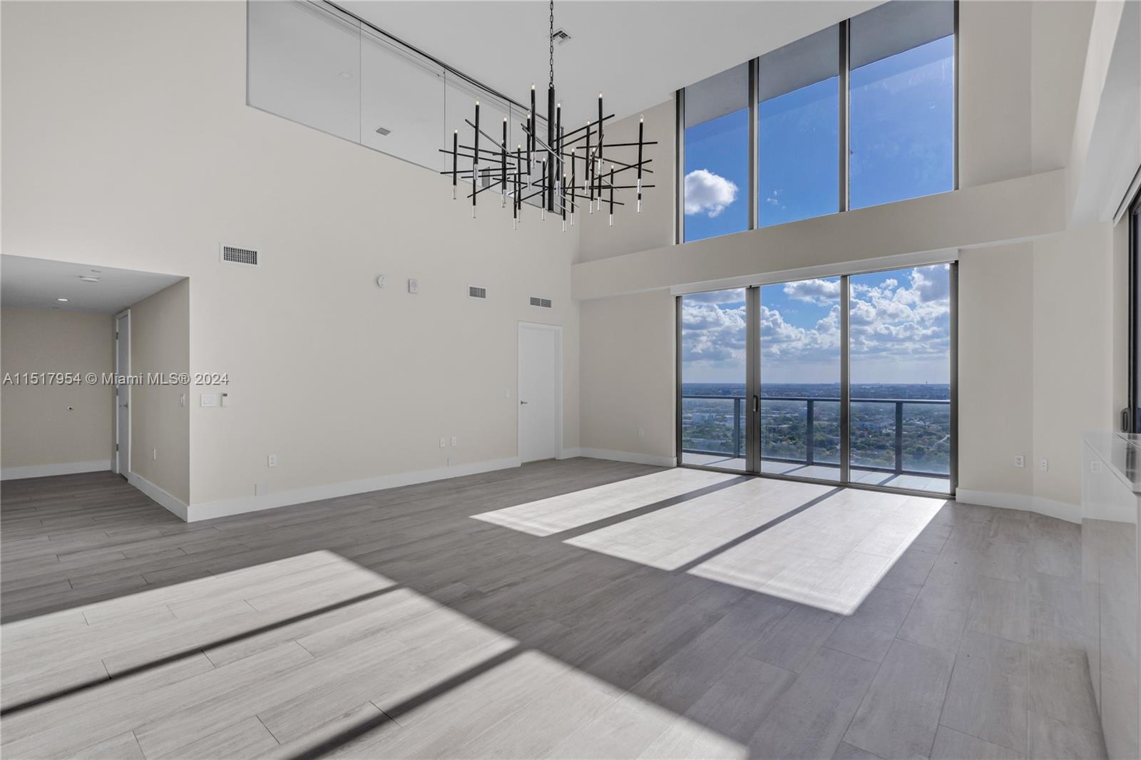 121 NE 34th St PH3217, Miami, Florida 33137, 4 Bedrooms Bedrooms, ,4 BathroomsBathrooms,Residentiallease,For Rent,121 NE 34th St PH3217,A11517954