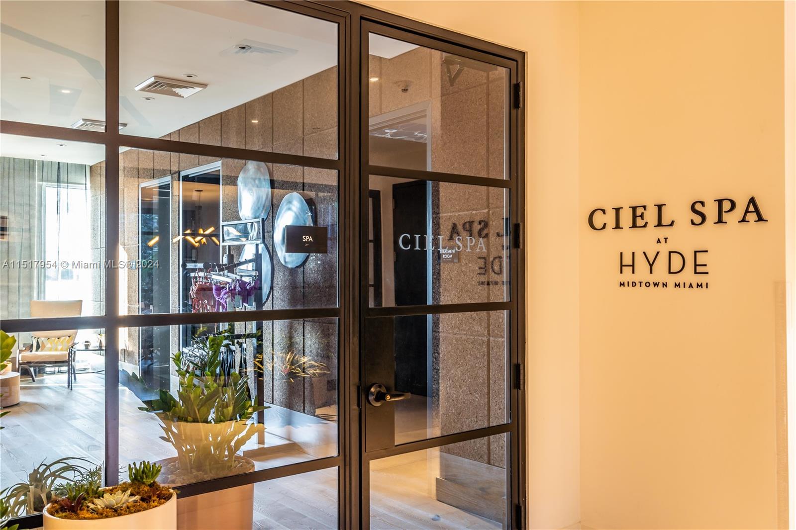 121 NE 34th St PH3217, Miami, Florida 33137, 4 Bedrooms Bedrooms, ,4 BathroomsBathrooms,Residentiallease,For Rent,121 NE 34th St PH3217,A11517954