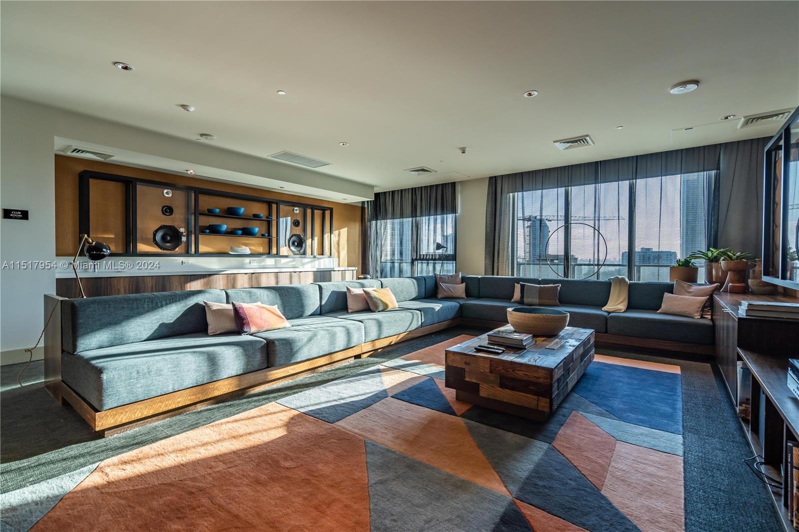 121 NE 34th St PH3217, Miami, Florida 33137, 4 Bedrooms Bedrooms, ,4 BathroomsBathrooms,Residentiallease,For Rent,121 NE 34th St PH3217,A11517954