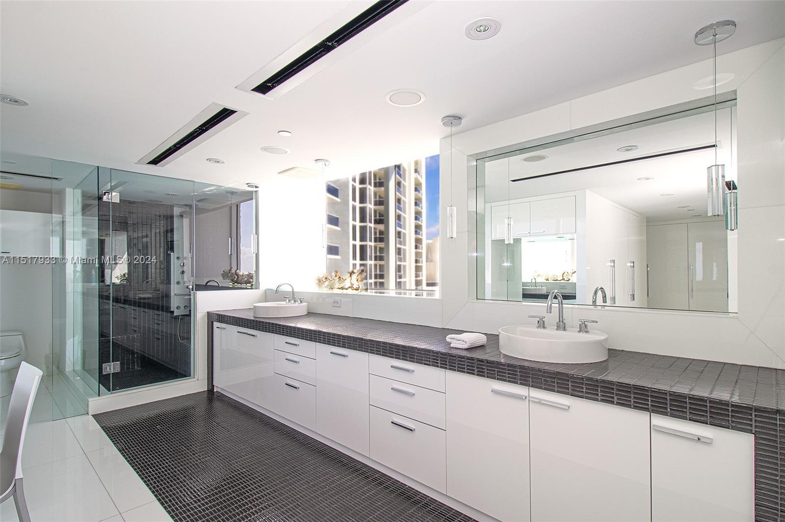 19111 Collins Ave, Sunny Isles Beach, FL, 33160 United States, 3 Bedrooms Bedrooms, ,3 BathroomsBathrooms,Residential,For Sale,Collins Ave,A11517933