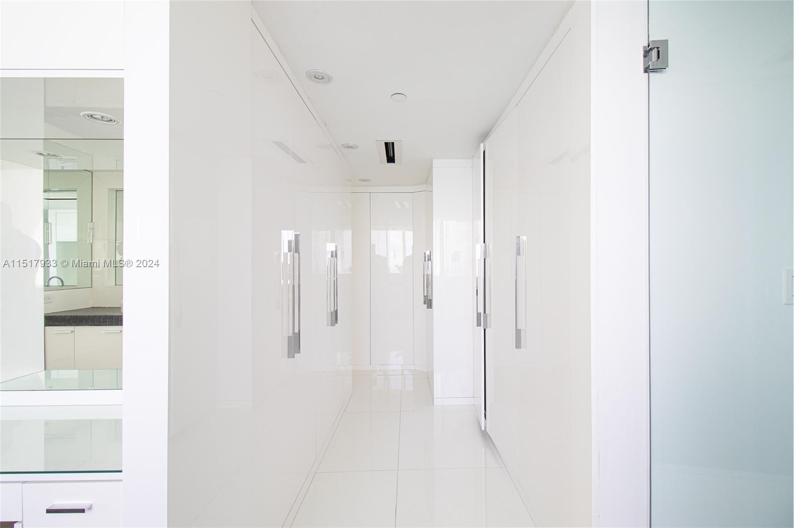 Walking Closet