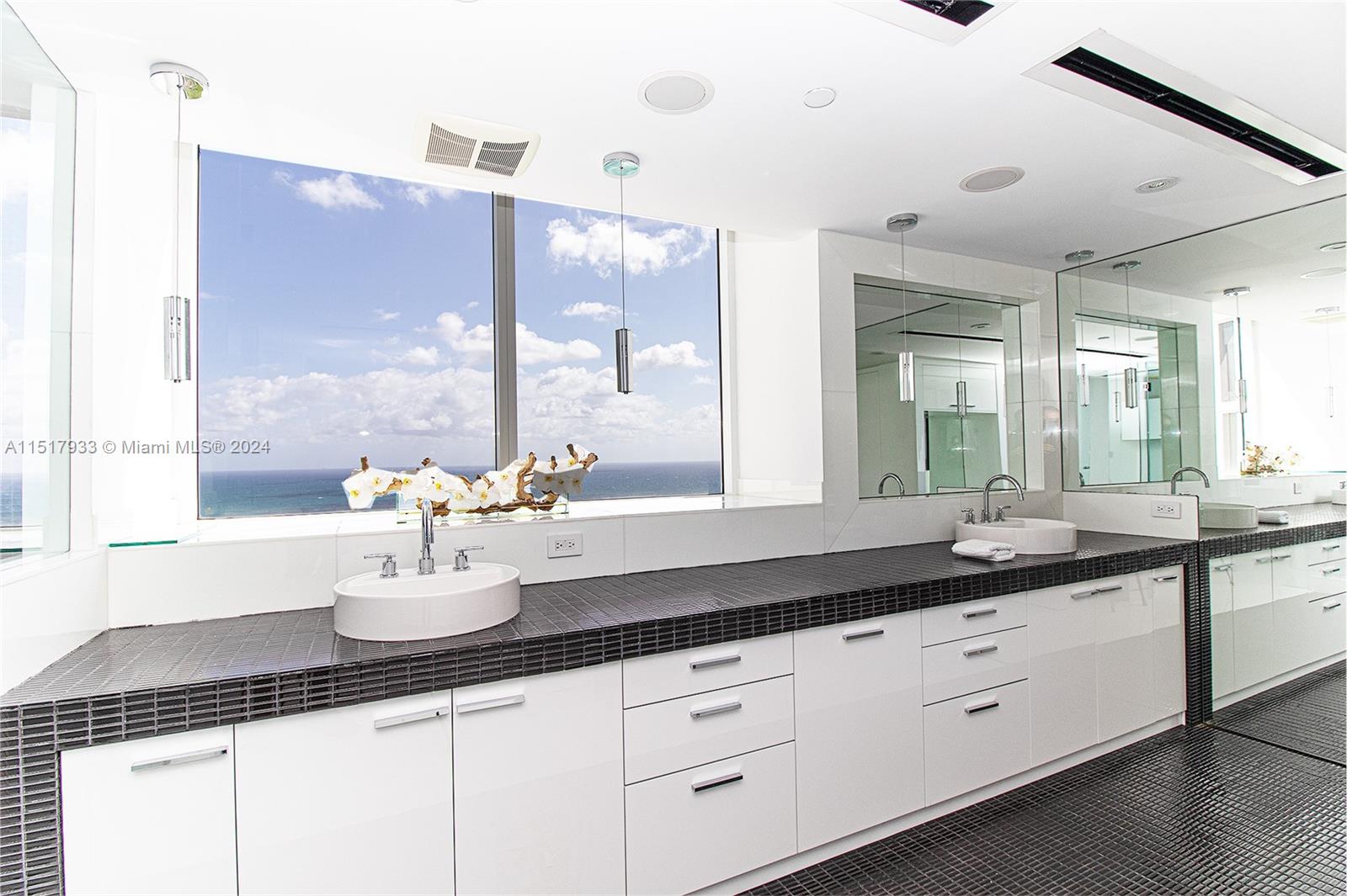 19111 Collins Ave, Sunny Isles Beach, FL, 33160 United States, 3 Bedrooms Bedrooms, ,3 BathroomsBathrooms,Residential,For Sale,Collins Ave,A11517933