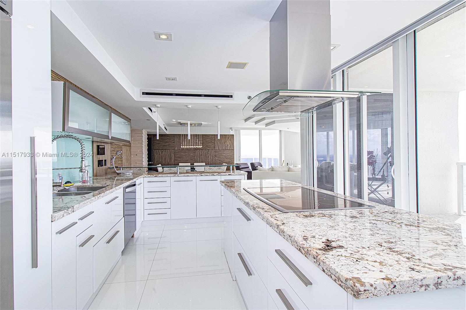19111 Collins Ave, Sunny Isles Beach, FL, 33160 United States, 3 Bedrooms Bedrooms, ,3 BathroomsBathrooms,Residential,For Sale,Collins Ave,A11517933