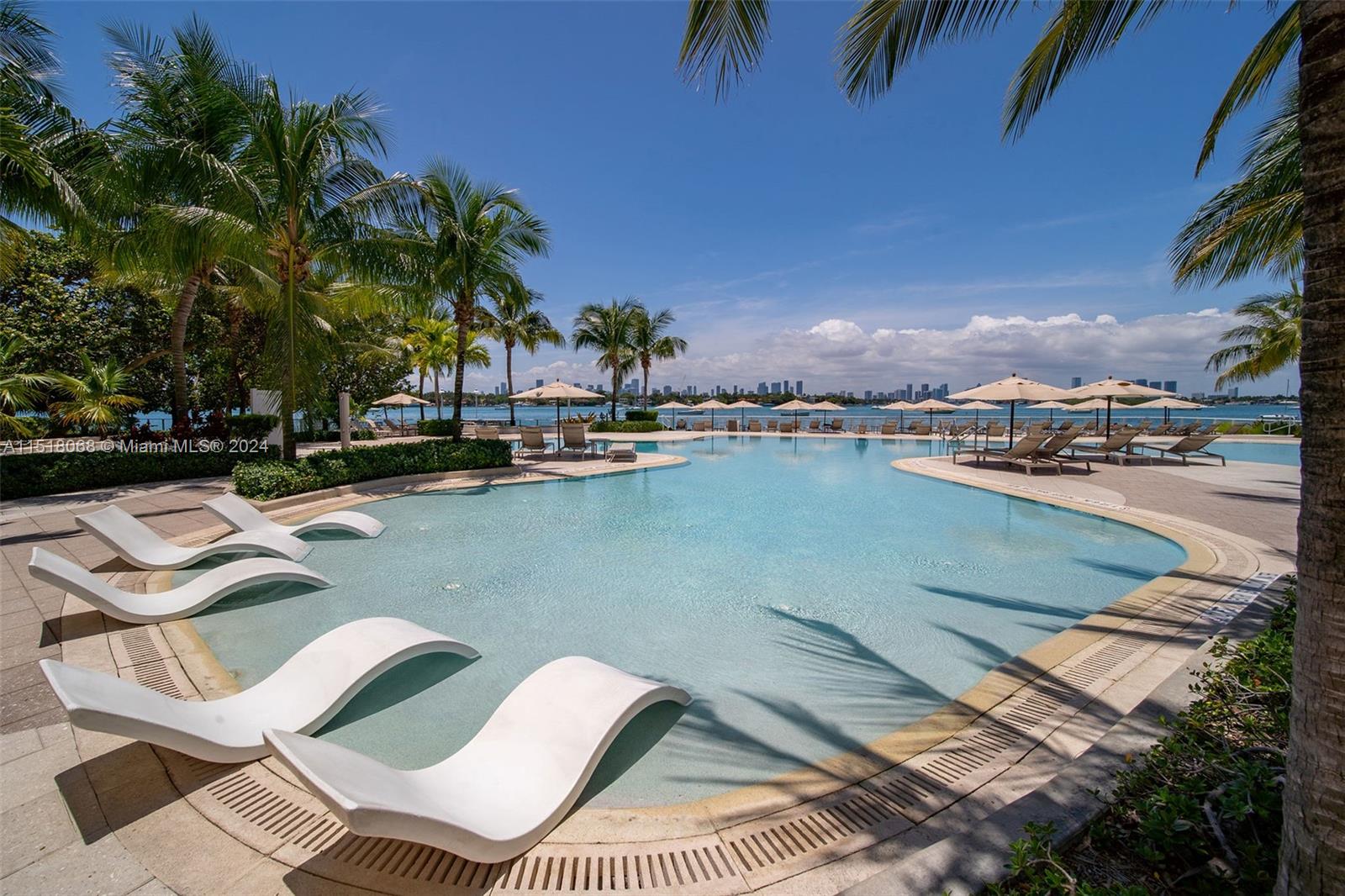 910 West Ave 1533, Miami Beach, Florida 33139, 1 Bedroom Bedrooms, ,1 BathroomBathrooms,Residentiallease,For Rent,910 West Ave 1533,A11518068