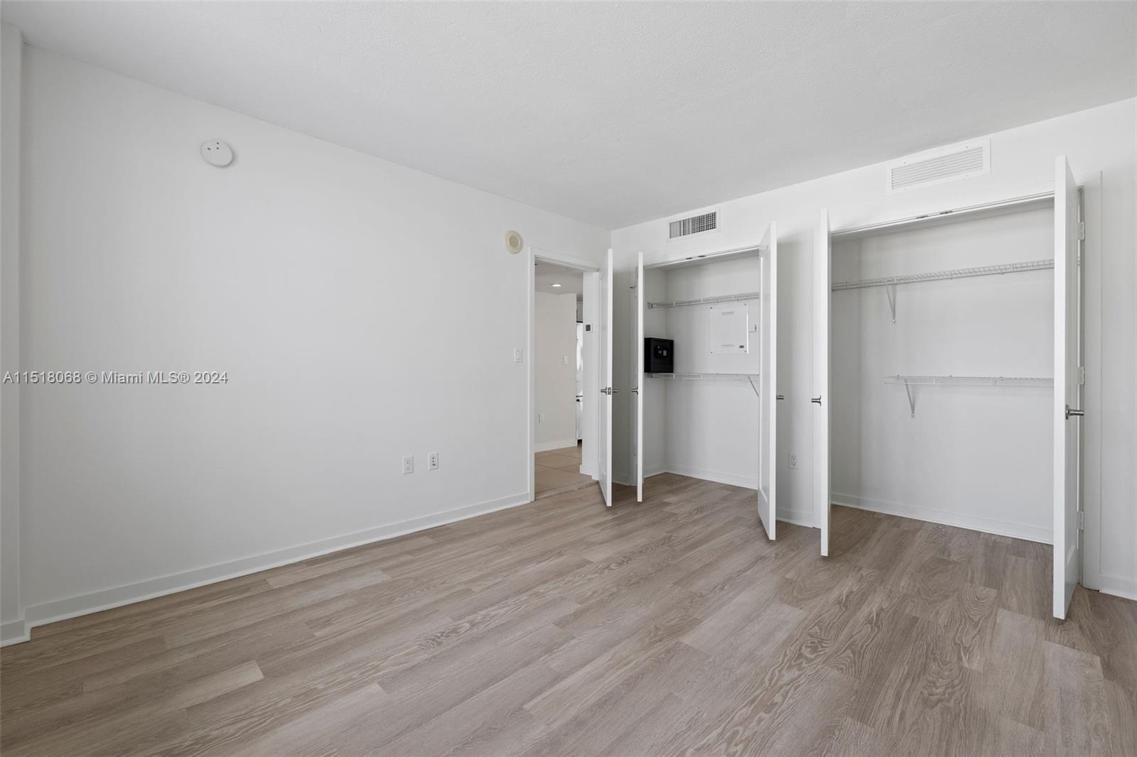 910 West Ave 1533, Miami Beach, Florida 33139, 1 Bedroom Bedrooms, ,1 BathroomBathrooms,Residentiallease,For Rent,910 West Ave 1533,A11518068