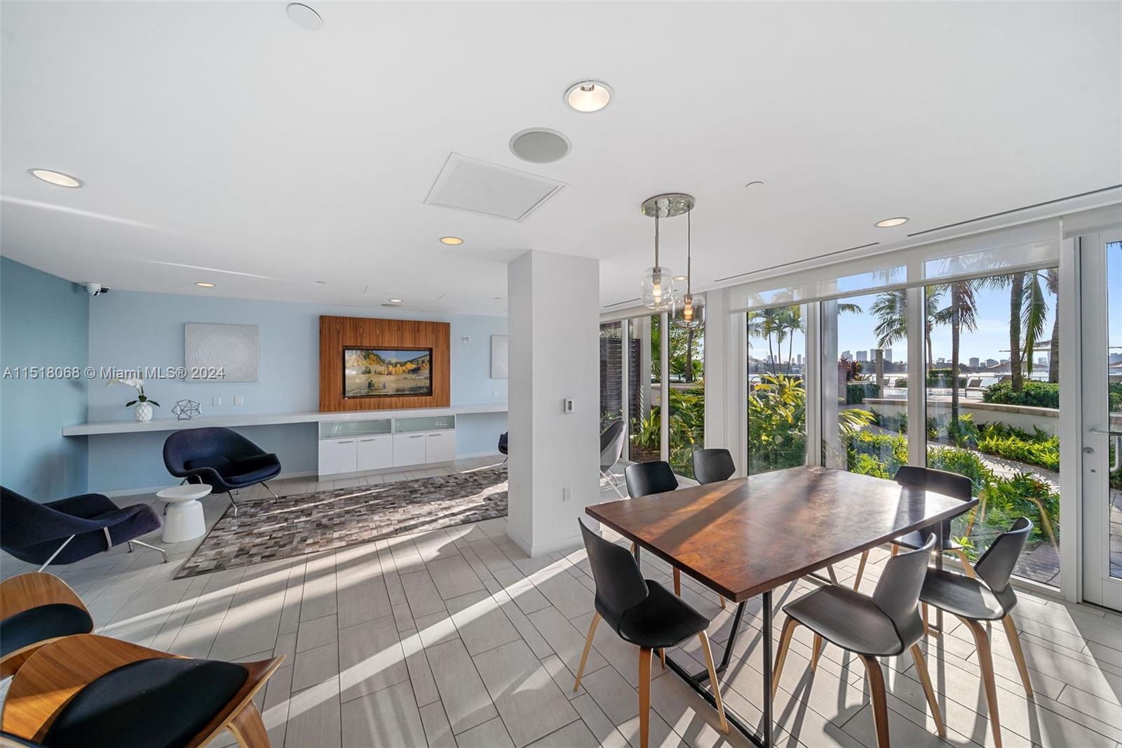 910 West Ave 1533, Miami Beach, Florida 33139, 1 Bedroom Bedrooms, ,1 BathroomBathrooms,Residentiallease,For Rent,910 West Ave 1533,A11518068