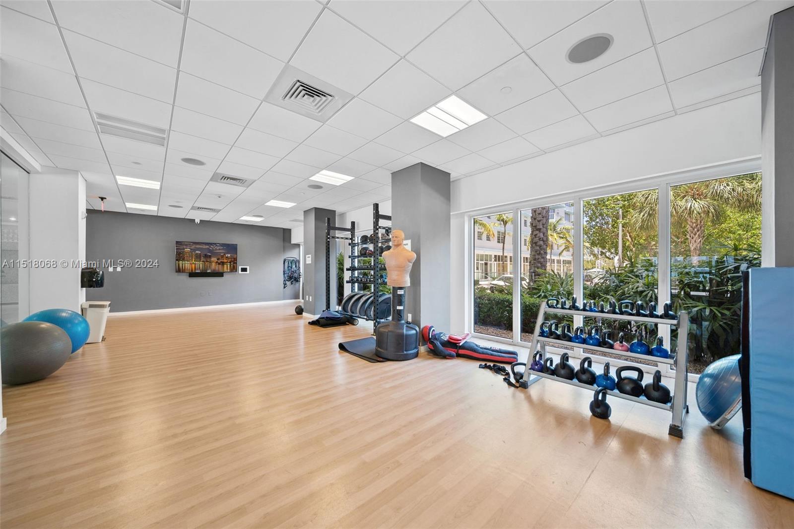 910 West Ave 1533, Miami Beach, Florida 33139, 1 Bedroom Bedrooms, ,1 BathroomBathrooms,Residentiallease,For Rent,910 West Ave 1533,A11518068