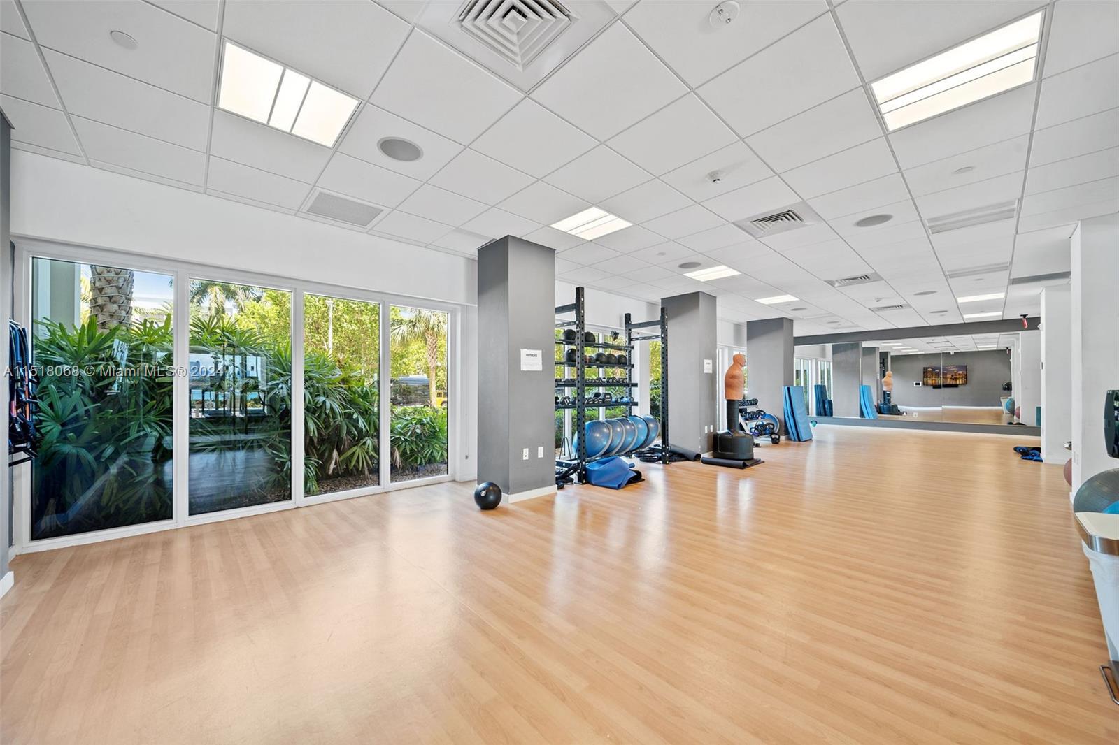 910 West Ave 1533, Miami Beach, Florida 33139, 1 Bedroom Bedrooms, ,1 BathroomBathrooms,Residentiallease,For Rent,910 West Ave 1533,A11518068