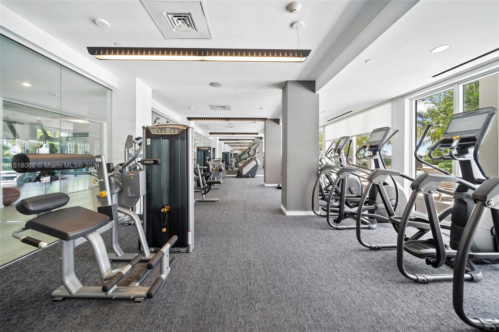 910 West Ave 1533, Miami Beach, Florida 33139, 1 Bedroom Bedrooms, ,1 BathroomBathrooms,Residentiallease,For Rent,910 West Ave 1533,A11518068