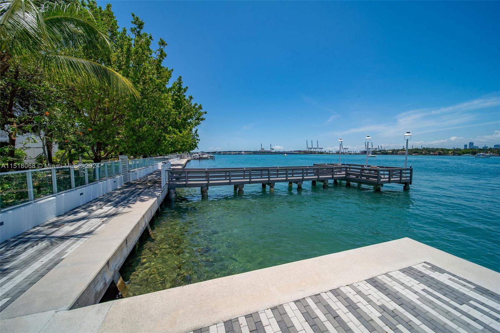 910 West Ave 1533, Miami Beach, Florida 33139, 1 Bedroom Bedrooms, ,1 BathroomBathrooms,Residentiallease,For Rent,910 West Ave 1533,A11518068