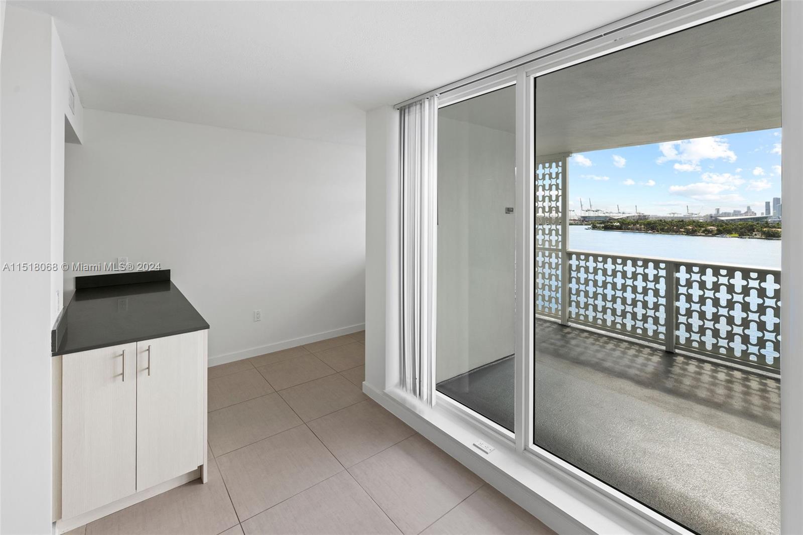 910 West Ave 1533, Miami Beach, Florida 33139, 1 Bedroom Bedrooms, ,1 BathroomBathrooms,Residentiallease,For Rent,910 West Ave 1533,A11518068