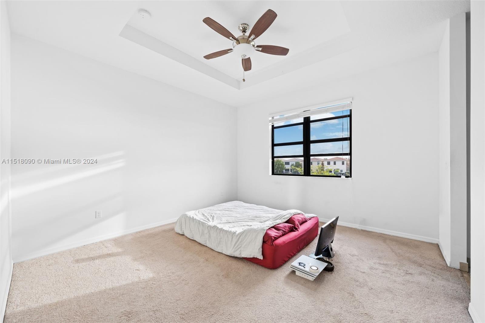Listing Photo 12