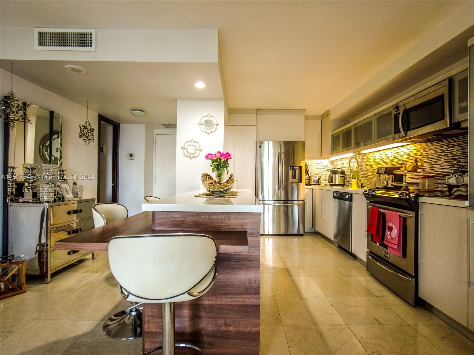 1901 Brickell Ave B1907, Miami, Florida 33129, 1 Bedroom Bedrooms, ,1 BathroomBathrooms,Residential,For Sale,1901 Brickell Ave B1907,A11517548