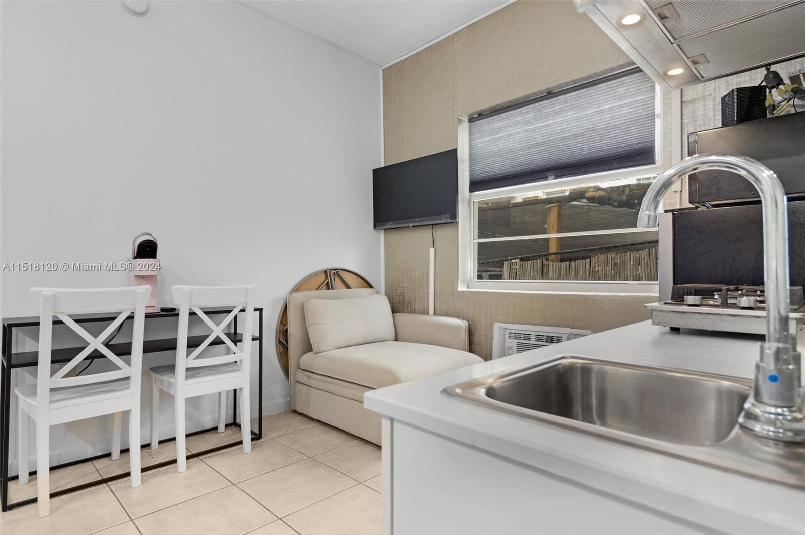 335 Ocean Dr 126, Miami Beach, Florida 33139, ,1 BathroomBathrooms,Residential,For Sale,335 Ocean Dr 126,A11518120