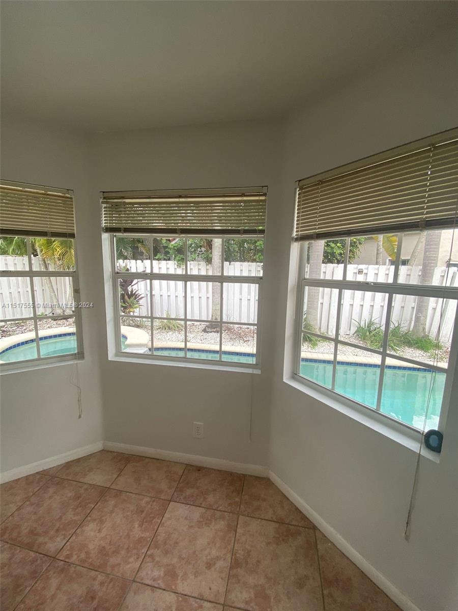 Dining area in kitchen - bow window