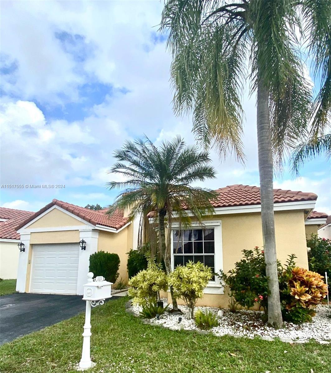 325 Somerset Way, Weston, FL, 33326 United States, 3 Bedrooms Bedrooms, ,2 BathroomsBathrooms,Residential,For Sale,Somerset Way,A11517555