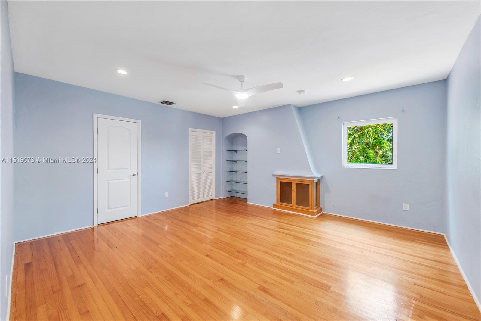 4585 Alton Rd, Miami Beach, Florida 33140, 5 Bedrooms Bedrooms, ,5 BathroomsBathrooms,Residential,For Sale,4585 Alton Rd,A11518073