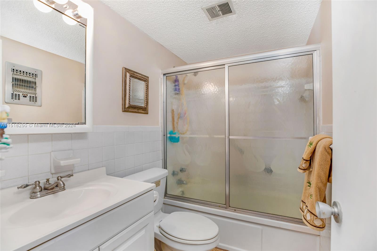 15600 NE 6th Ave 16B, Miami, FL 33162, 1 Bedroom Bedrooms, ,1 BathroomBathrooms,Residential,For Sale,6th Ave,A11518250