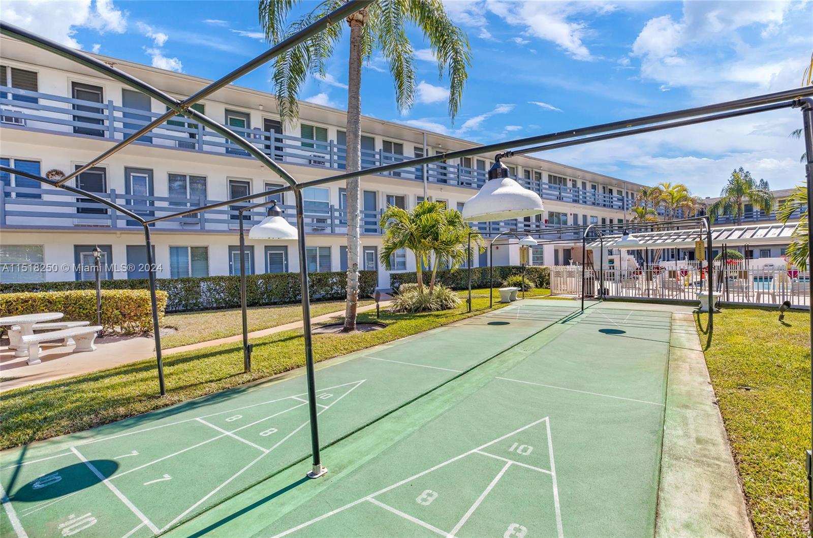 15600 NE 6th Ave 16B, Miami, FL 33162, 1 Bedroom Bedrooms, ,1 BathroomBathrooms,Residential,For Sale,6th Ave,A11518250