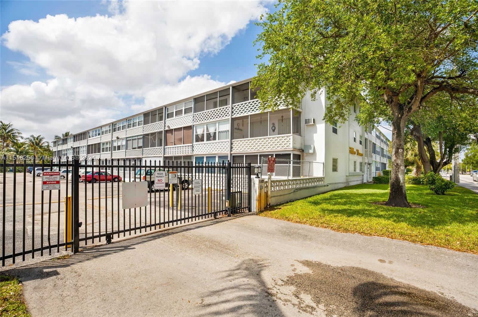 15600 NE 6th Ave 16B, Miami, FL 33162, 1 Bedroom Bedrooms, ,1 BathroomBathrooms,Residential,For Sale,6th Ave,A11518250