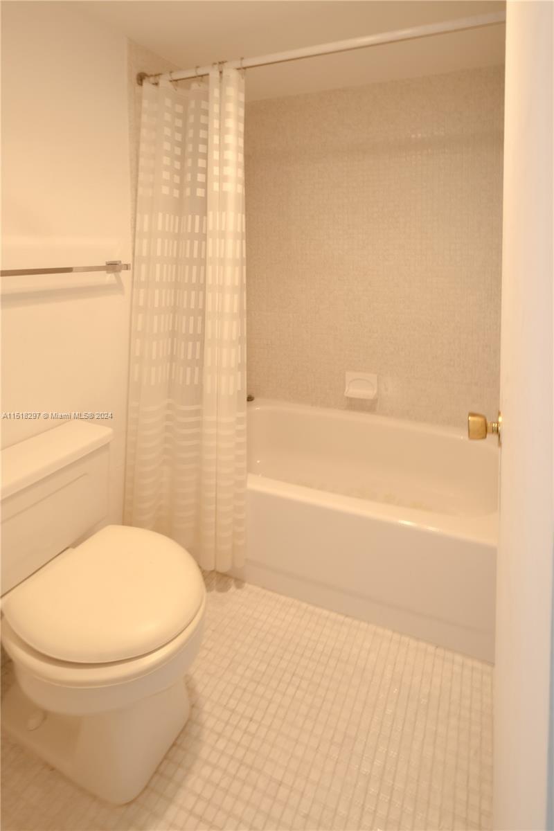 3731 Country Club Dr, Aventura, FL, 33180 United States, 2 Bedrooms Bedrooms, ,2 BathroomsBathrooms,Residential,For Sale,Country Club Dr,A11518297