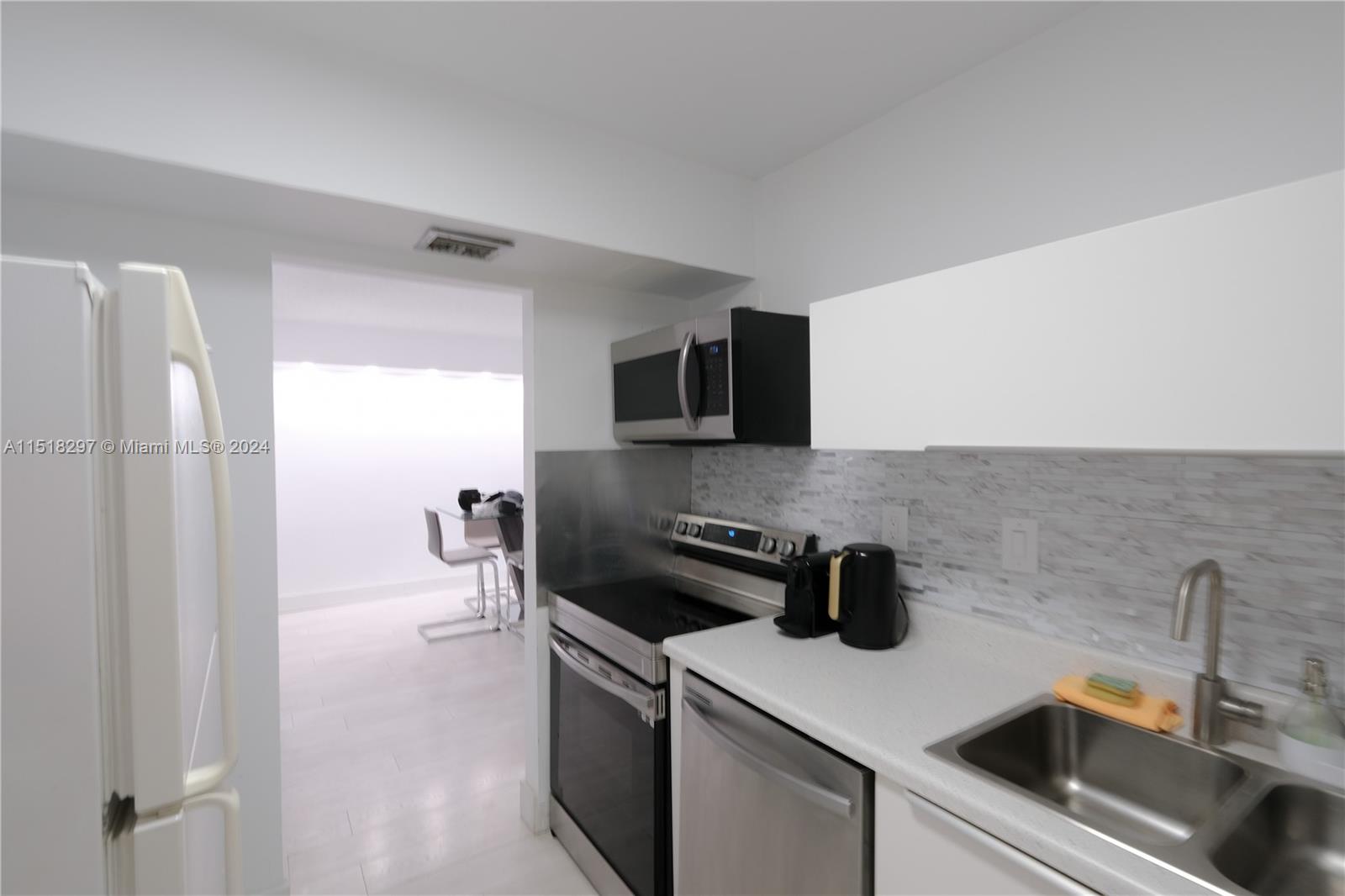 3731 Country Club Dr, Aventura, FL, 33180 United States, 2 Bedrooms Bedrooms, ,2 BathroomsBathrooms,Residential,For Sale,Country Club Dr,A11518297