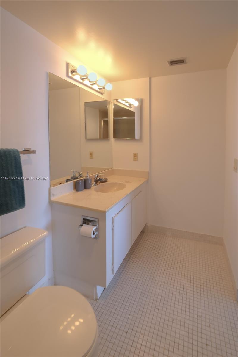 3731 Country Club Dr, Aventura, FL, 33180 United States, 2 Bedrooms Bedrooms, ,2 BathroomsBathrooms,Residential,For Sale,Country Club Dr,A11518297