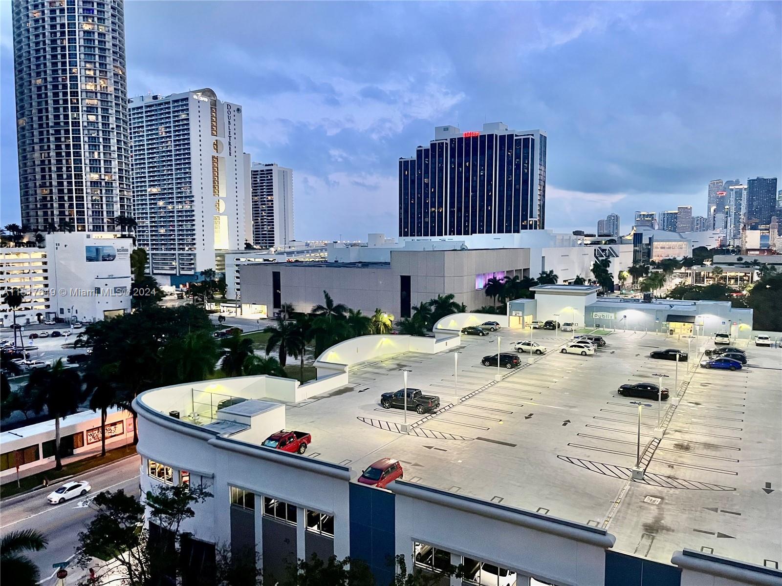 275 NE 18th St 904, Miami, Florida 33132, 1 Bedroom Bedrooms, ,1 BathroomBathrooms,Residential,For Sale,275 NE 18th St 904,A11517649