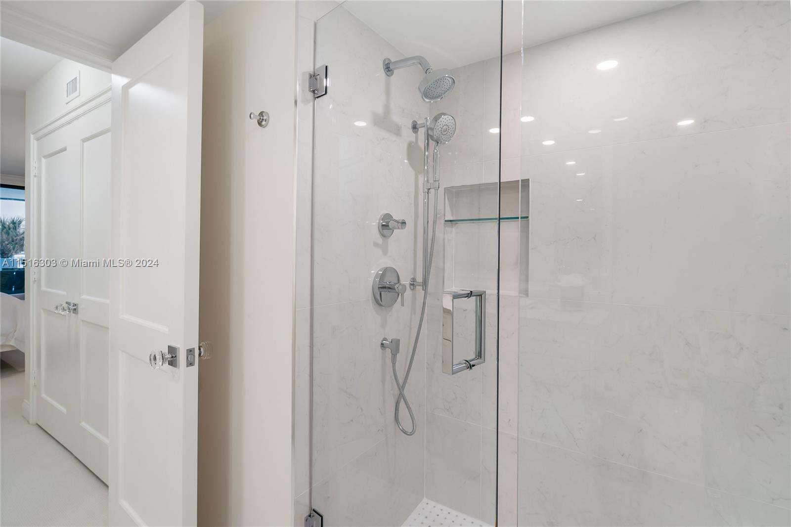 19750 Beach Rd, Jupiter, FL, 33469 United States, 3 Bedrooms Bedrooms, ,3 BathroomsBathrooms,Residential,For Sale,Beach Rd,A11516303