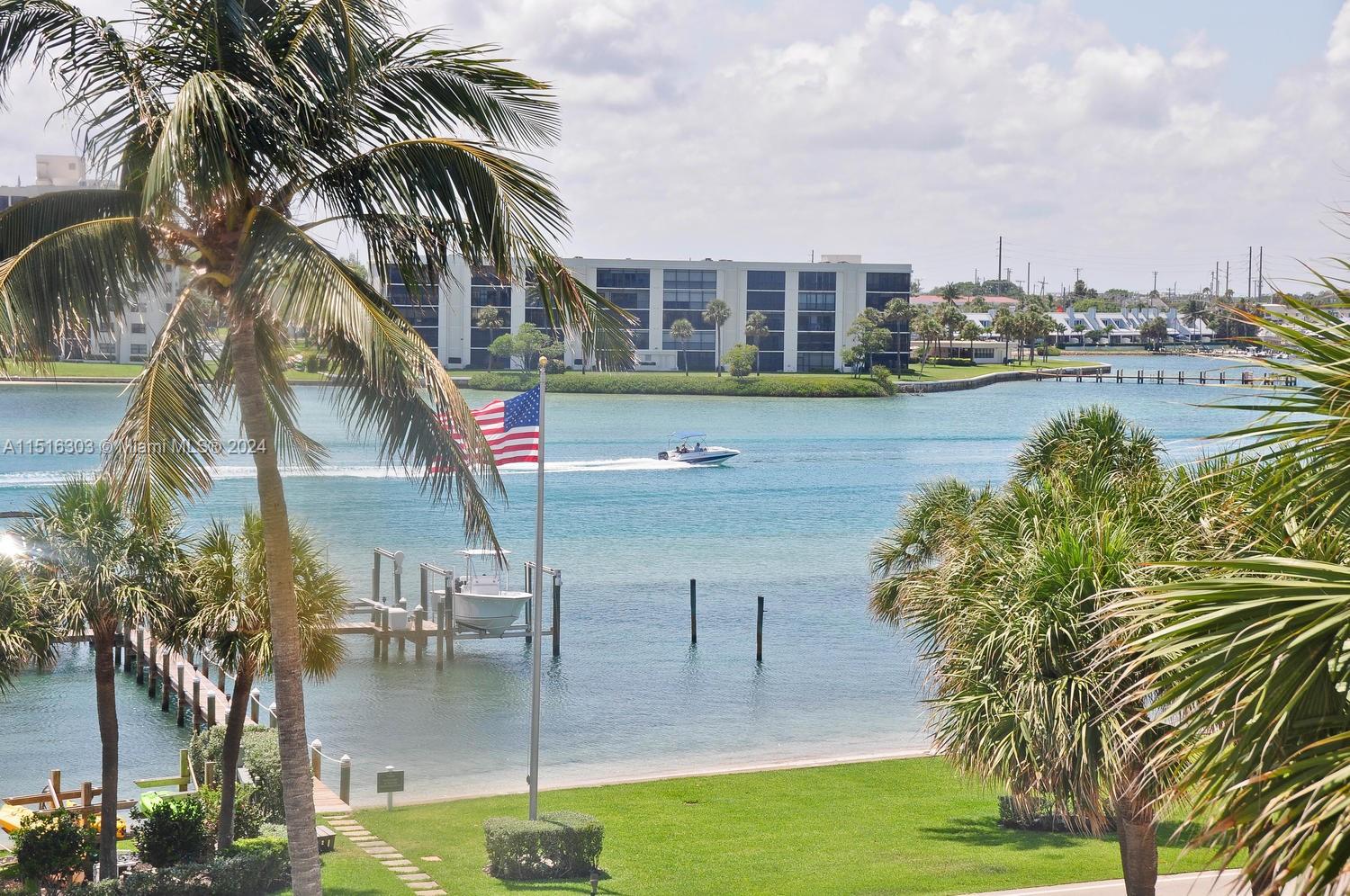 19750 Beach Rd, Jupiter, FL, 33469 United States, 3 Bedrooms Bedrooms, ,3 BathroomsBathrooms,Residential,For Sale,Beach Rd,A11516303