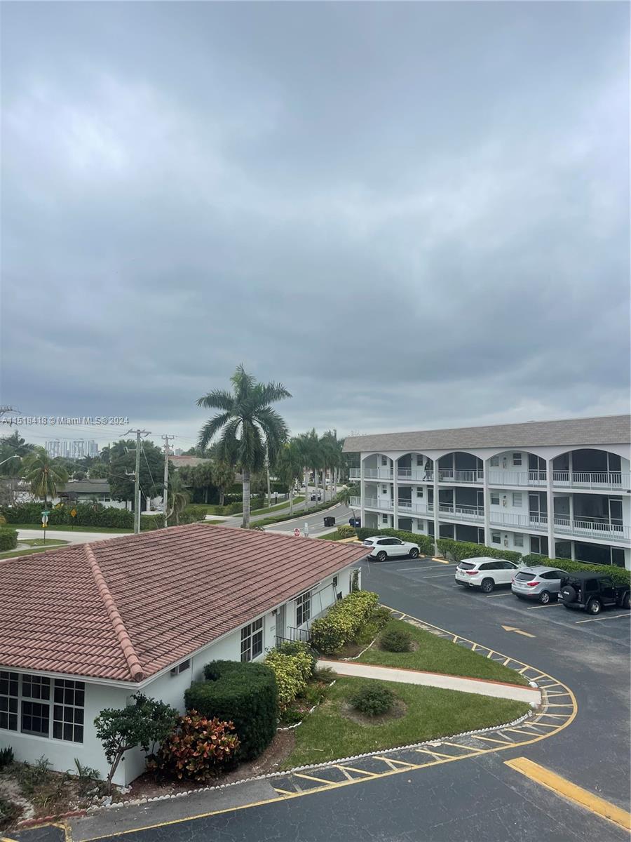 501 Blue Heron Dr 114-A, Hallandale Beach, Florida 33009, 2 Bedrooms Bedrooms, ,2 BathroomsBathrooms,Residentiallease,For Rent,501 Blue Heron Dr 114-A,A11518418