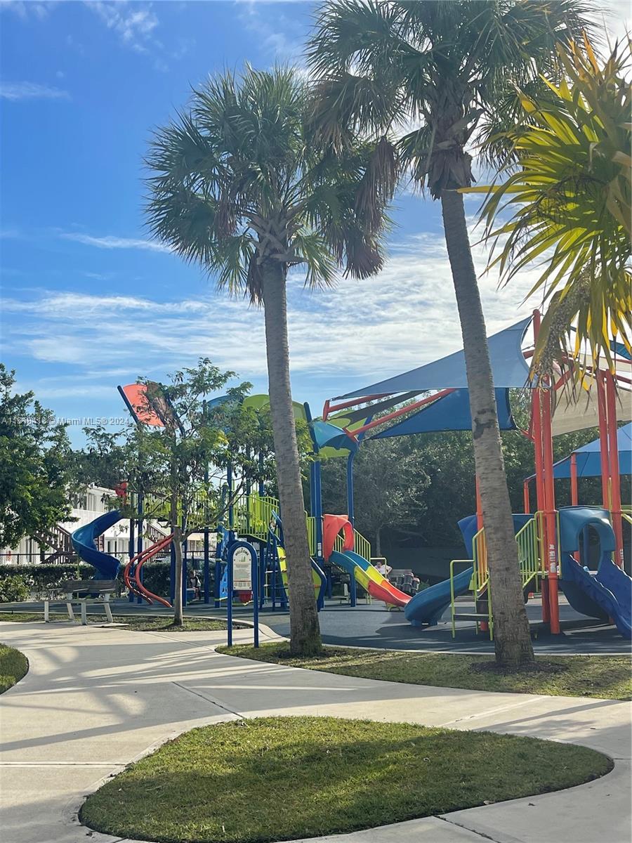 501 Blue Heron Dr 114-A, Hallandale Beach, Florida 33009, 2 Bedrooms Bedrooms, ,2 BathroomsBathrooms,Residentiallease,For Rent,501 Blue Heron Dr 114-A,A11518418