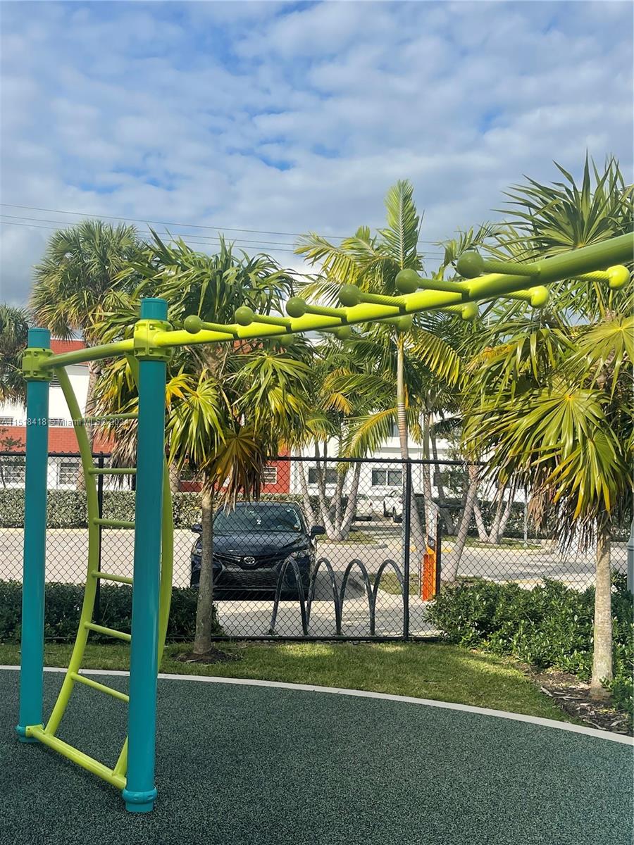 501 Blue Heron Dr 114-A, Hallandale Beach, Florida 33009, 2 Bedrooms Bedrooms, ,2 BathroomsBathrooms,Residentiallease,For Rent,501 Blue Heron Dr 114-A,A11518418