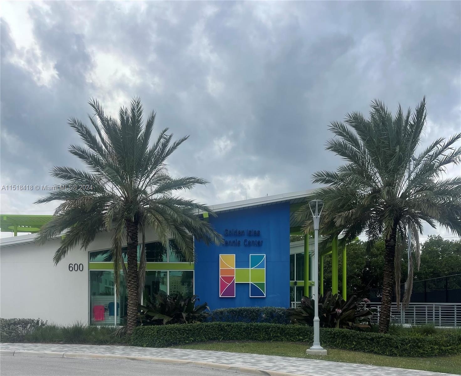 City Tennis courts near by