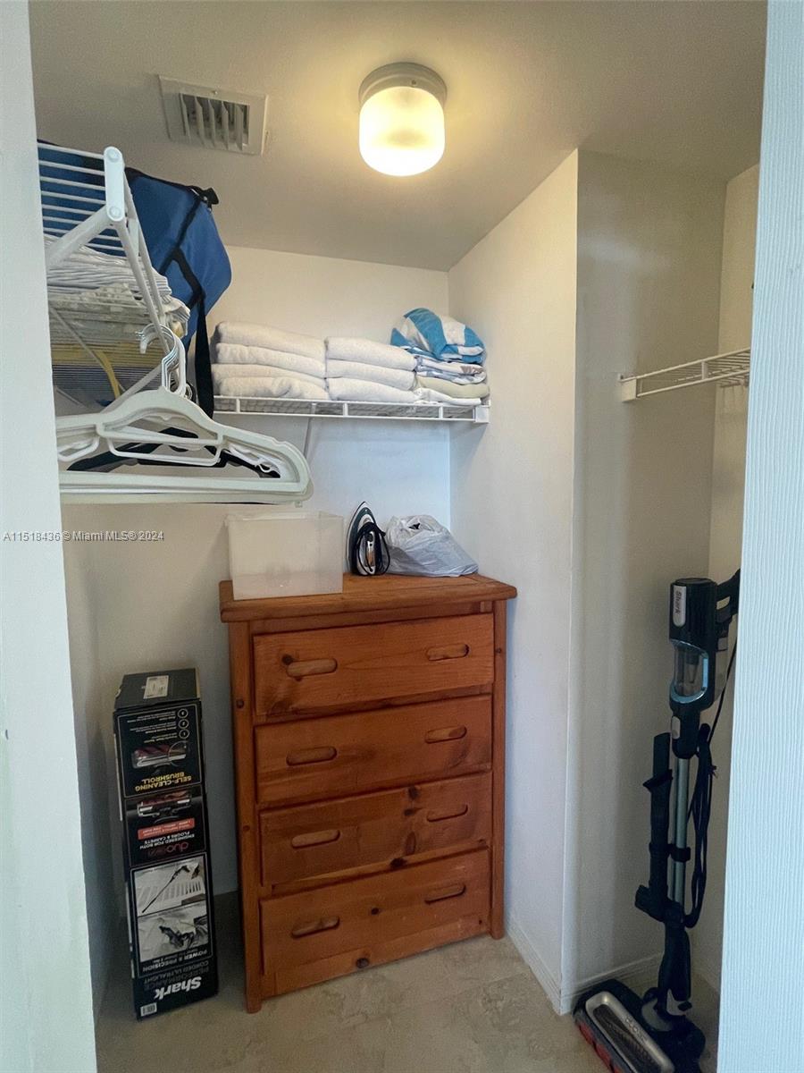 2080 S Ocean Dr 1405, Hallandale Beach, Florida 33009, 2 Bedrooms Bedrooms, ,2 BathroomsBathrooms,Residentiallease,For Rent,2080 S Ocean Dr 1405,A11518436