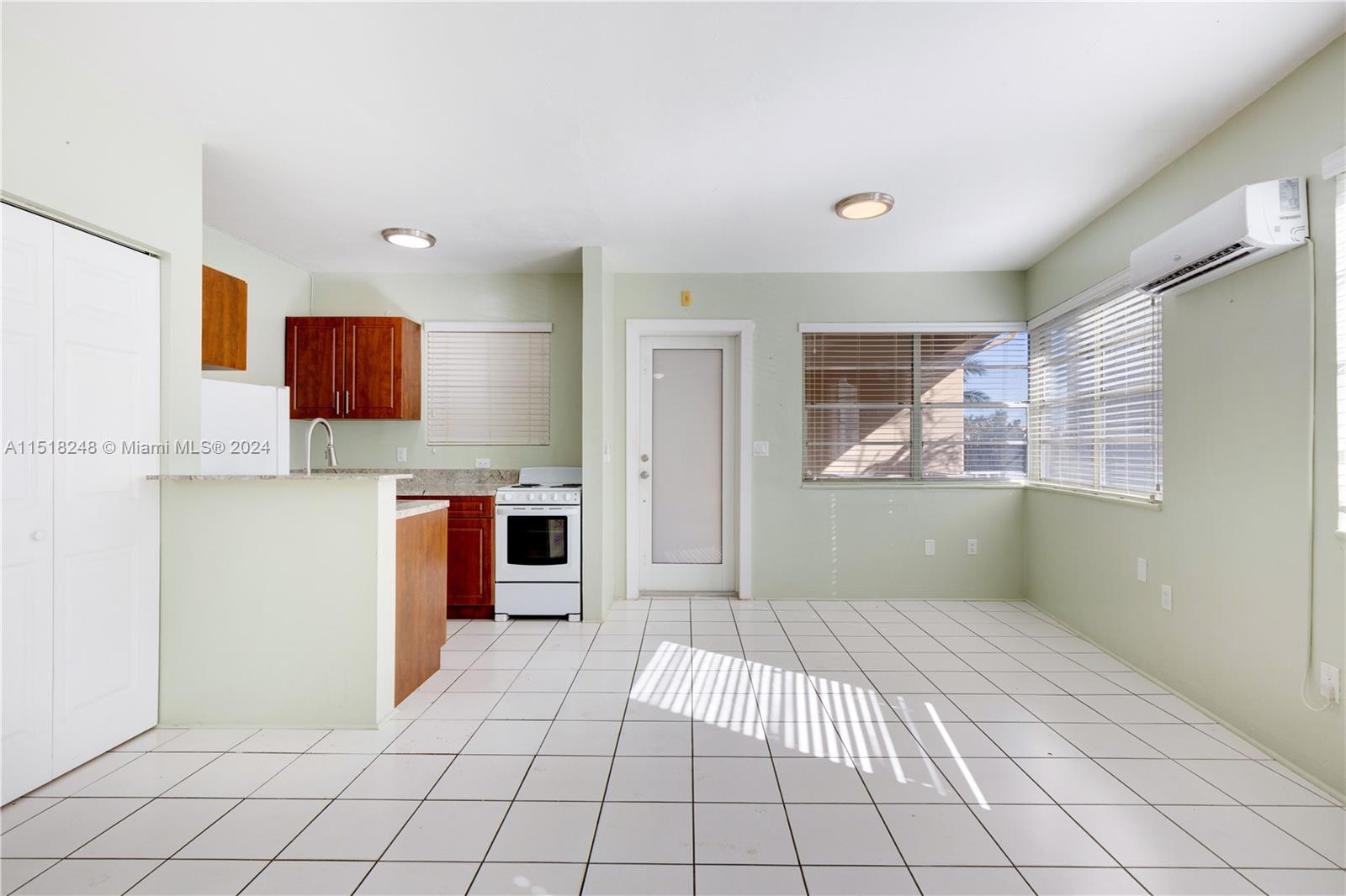 7909 East Dr 204, North Bay Village, Florida 33141, 1 Bedroom Bedrooms, ,1 BathroomBathrooms,Residential,For Sale,7909 East Dr 204,A11518248