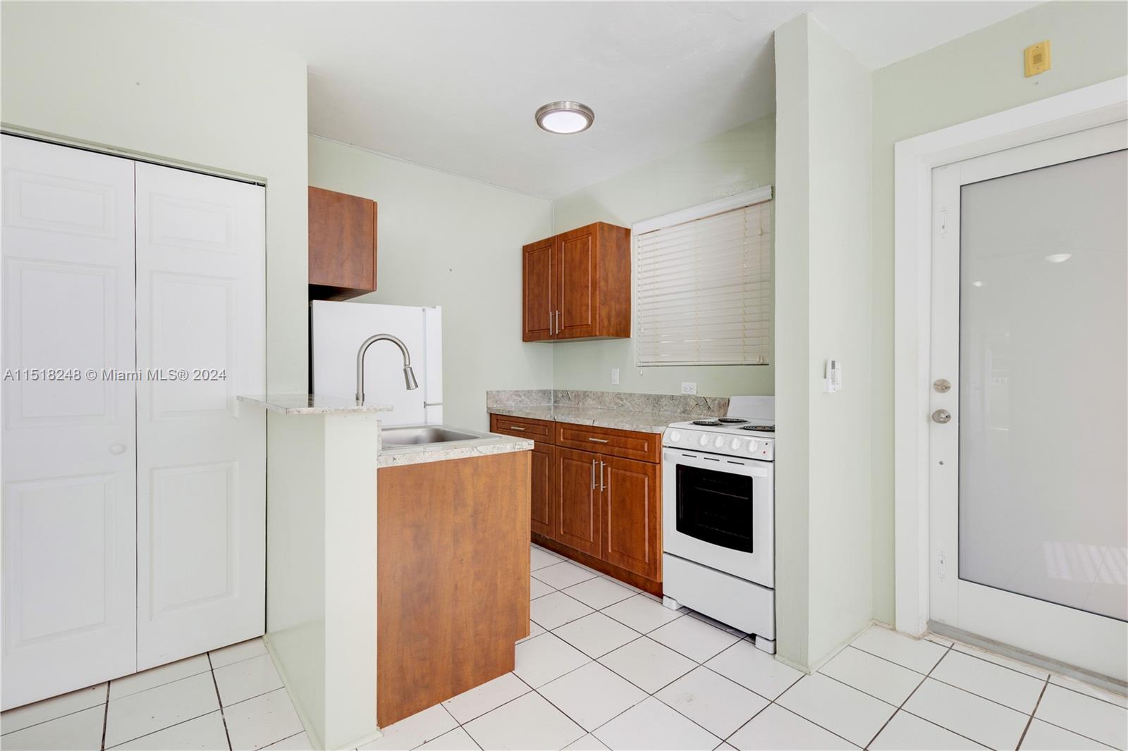 7909 East Dr 204, North Bay Village, Florida 33141, 1 Bedroom Bedrooms, ,1 BathroomBathrooms,Residential,For Sale,7909 East Dr 204,A11518248