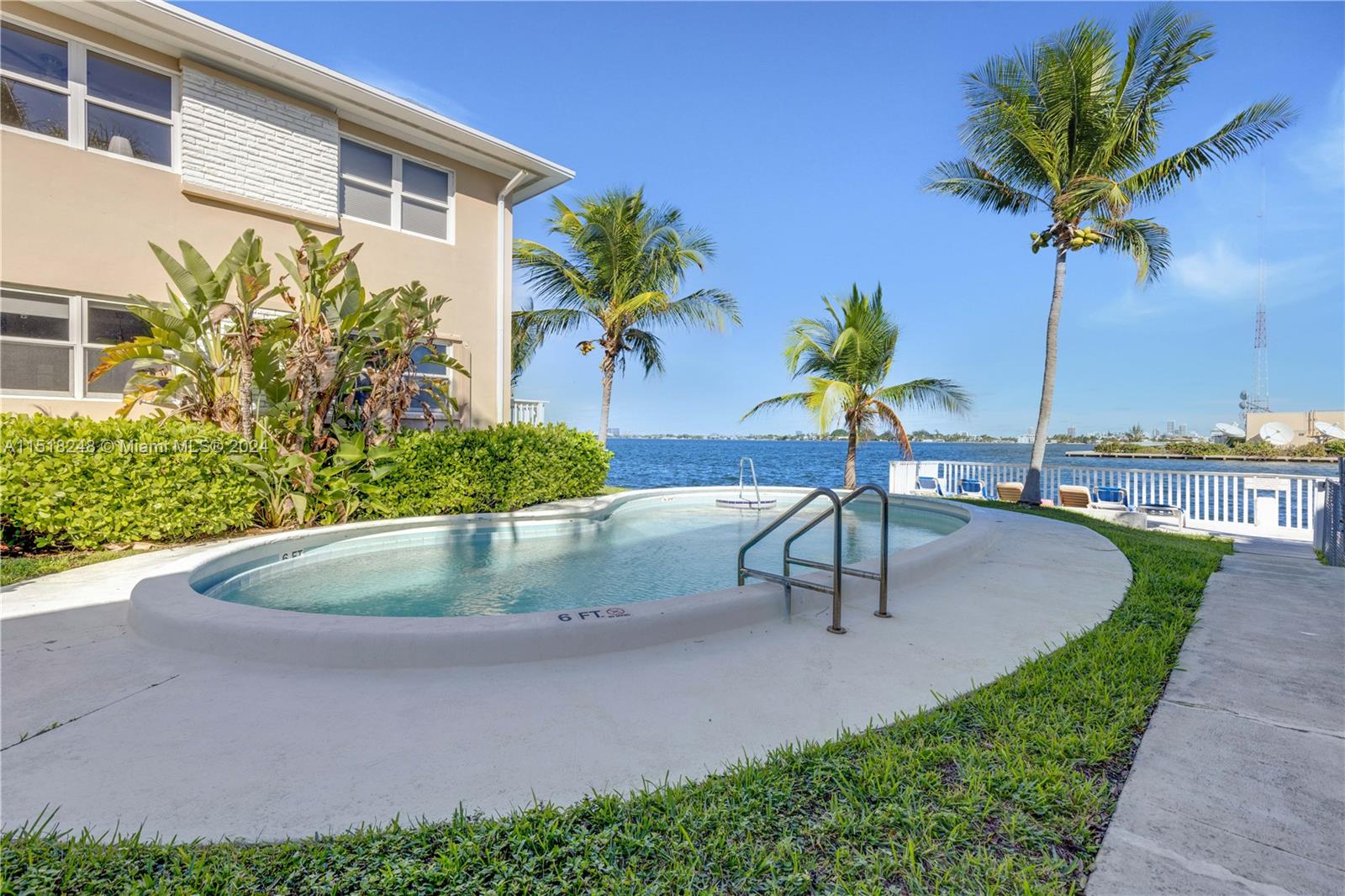 7909 East Dr 204, North Bay Village, Florida 33141, 1 Bedroom Bedrooms, ,1 BathroomBathrooms,Residential,For Sale,7909 East Dr 204,A11518248