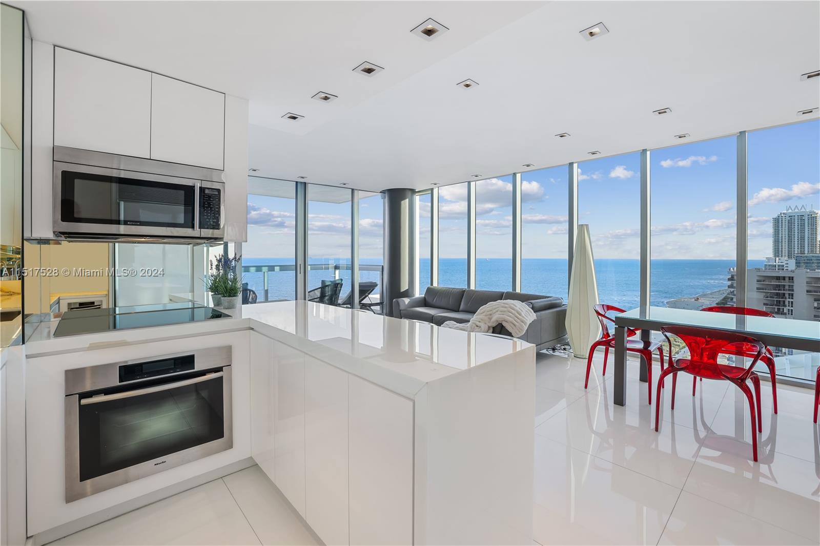 6899 Collins Ave, Miami Beach, FL, 33141 United States, 2 Bedrooms Bedrooms, ,2 BathroomsBathrooms,Residential,For Sale,Collins Ave,A11517528